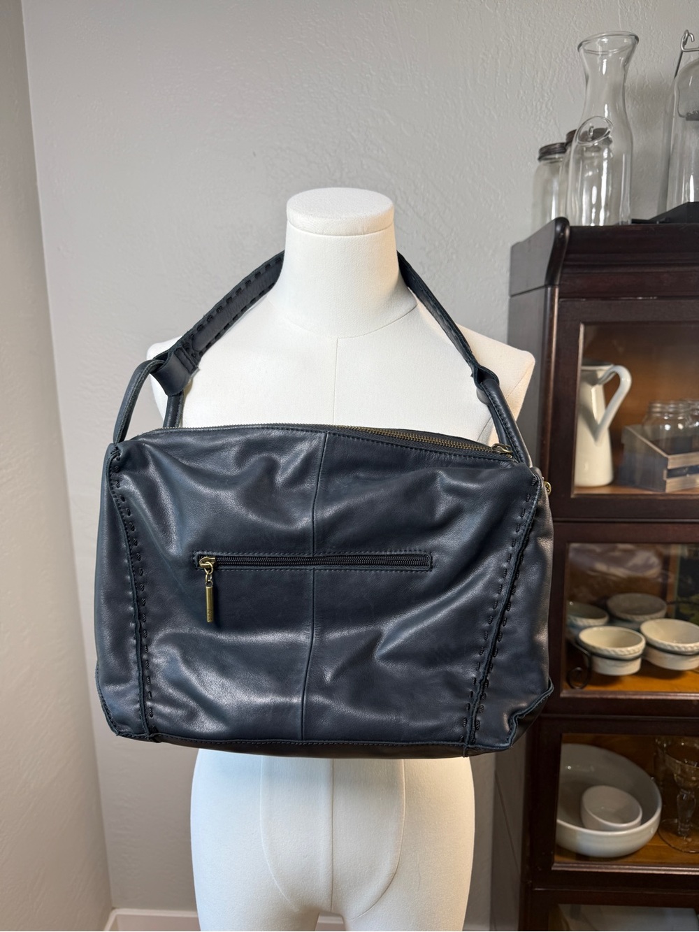 The Sak Black Leather Shoulder Tote Hobo Bag Soft Slouchy Top Zip Large